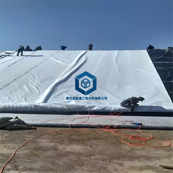 土工布在堤防護坡工程中怎么施工